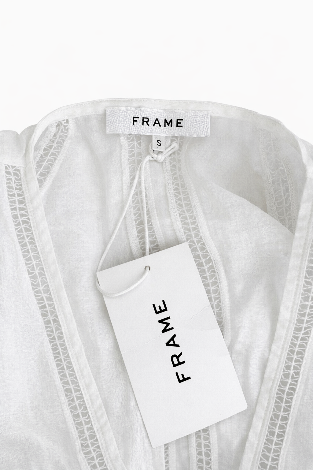 FRAME 
INSET LACE EMPIRE BLOUSE - BLANC