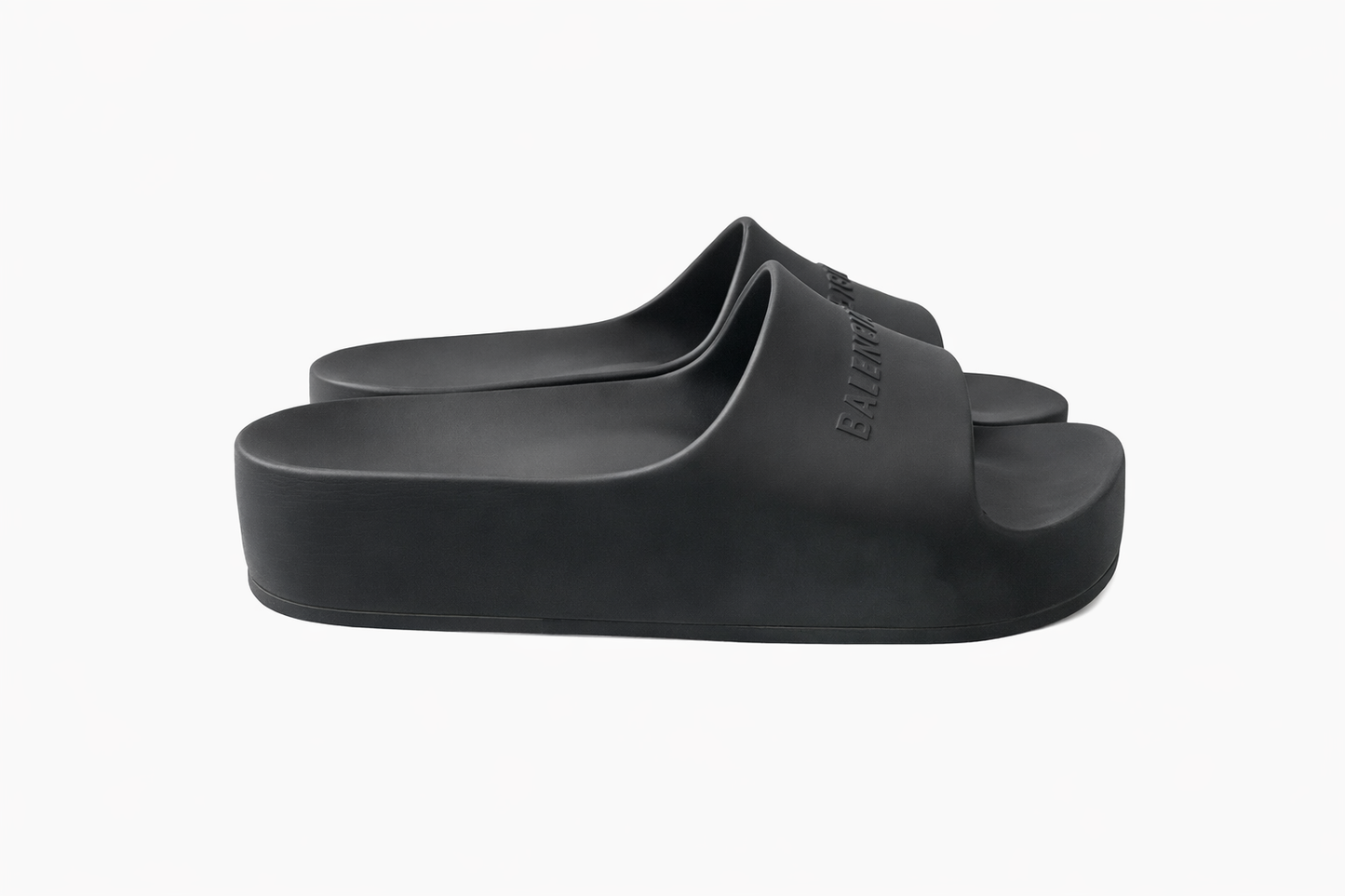 BALENCIAGA PRE-LOVED
Chunky slide sandals