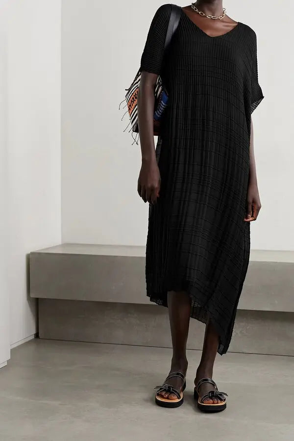 LAFAYETTE 148 NEW YORK
Giulia Oversized Asymmetrical Plissé-Chiffon
Midi Dress