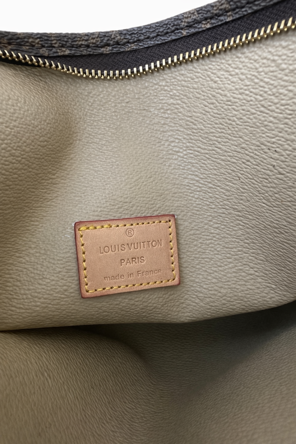 LOUIS VUITTON - Poche Toilette GM